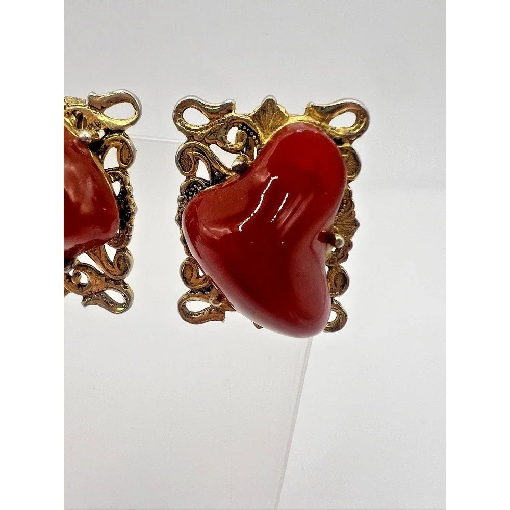 Vintage Red Cabochon Clip On Earrings‎ Gold Tone Filigree Retro Statement Glam